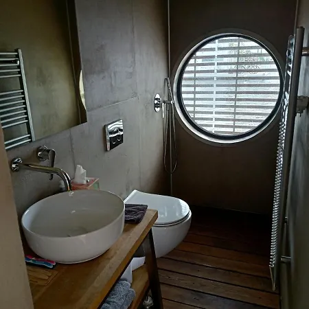 Hauseboat * Prague
